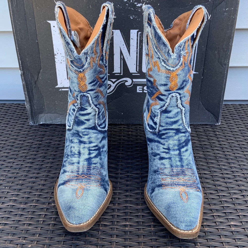 Dingo Y’all Need Dolly